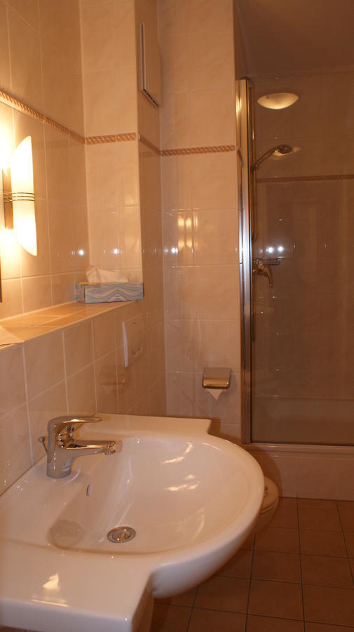 Hellental Landhotel Loenskrug חדר תמונה
